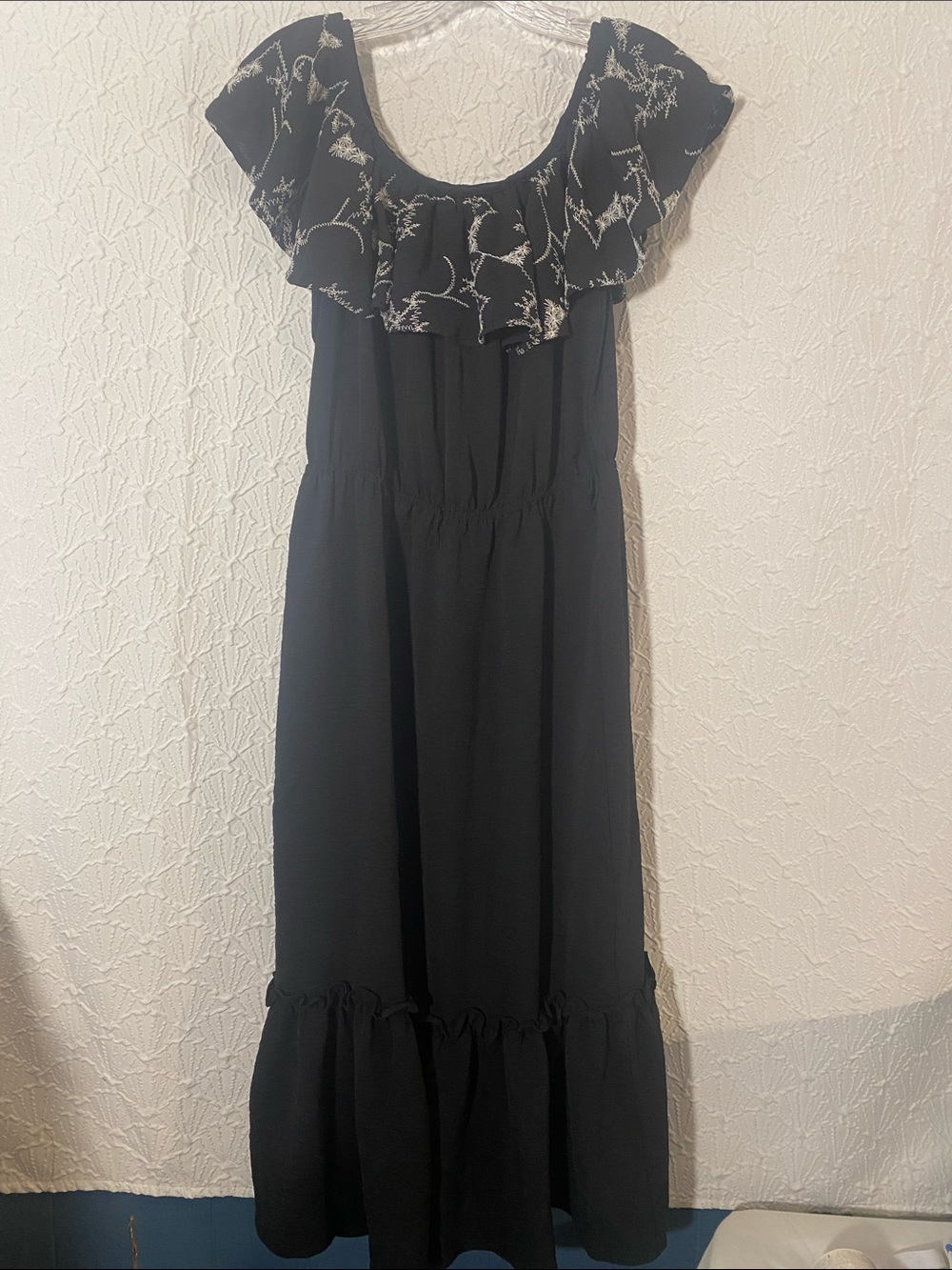 Adrienne Vittadini Black Maxi Dress with Embroidered Ruffle size small